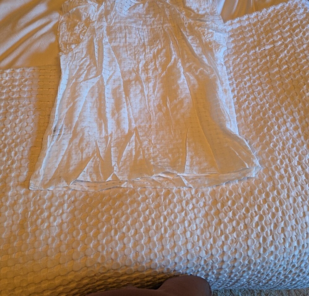 White Ruffled Cap Sleeve Linen Top Lg - Picture 2 of 3
